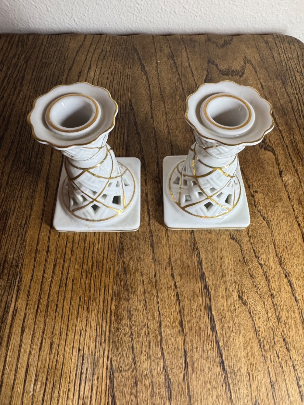 Vintage Lipper Mann Creations White Porcelain Candlestick Holders Set of 2 - Picture 2 of 11